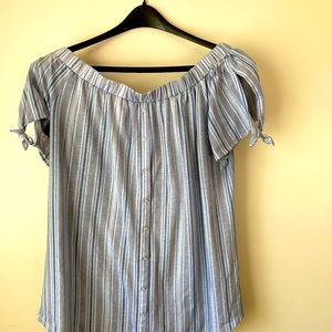 Brand Just be short sleeve blouse